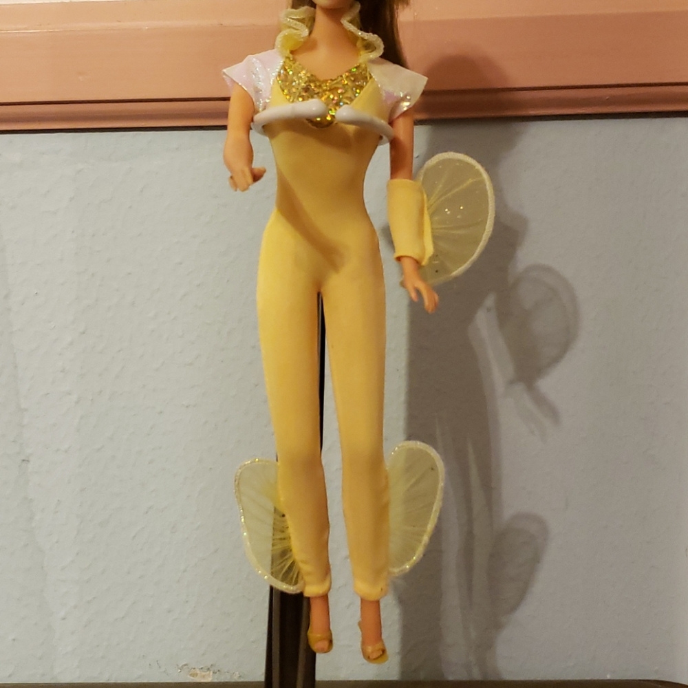 1995 Flying Hero Barbie outfit